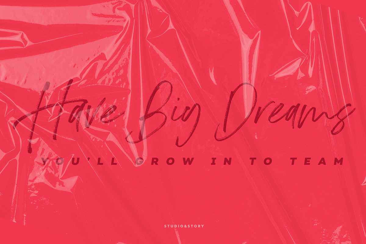 Drama | Script Font preview 6