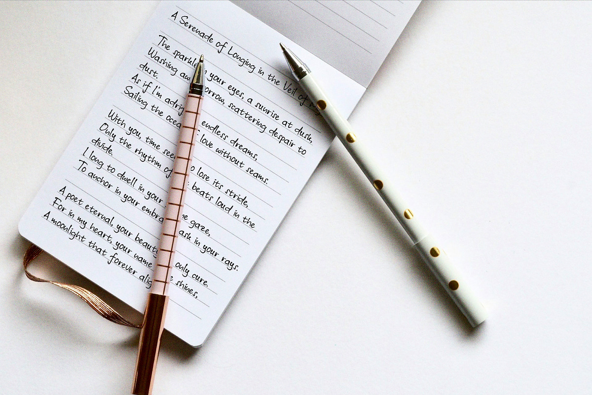 Anija - Handwritten Font, a Handwritten Font by Hakara Type (Photo 5 of 12)