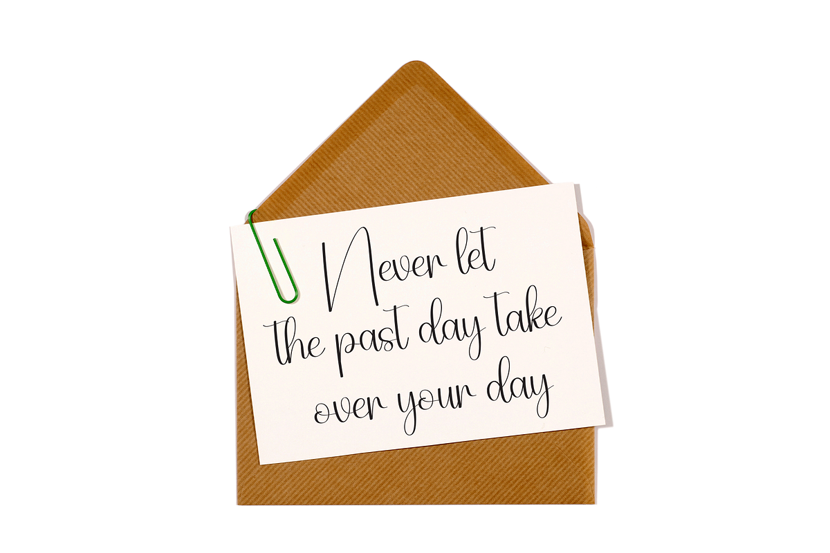 Freeday | Script Font, a Handwritten Font by Scratchones (Photo 4 of 9)