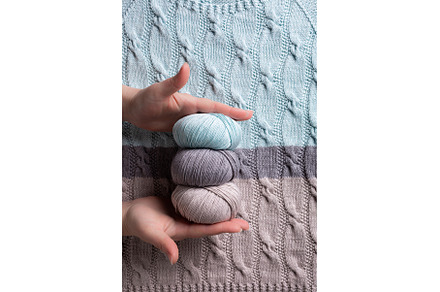 Unusual turquoise knitted pattern