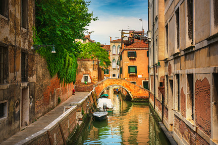 Venice cityscape, bridge and canal, an Architecture Photo by Stefano Orazzini