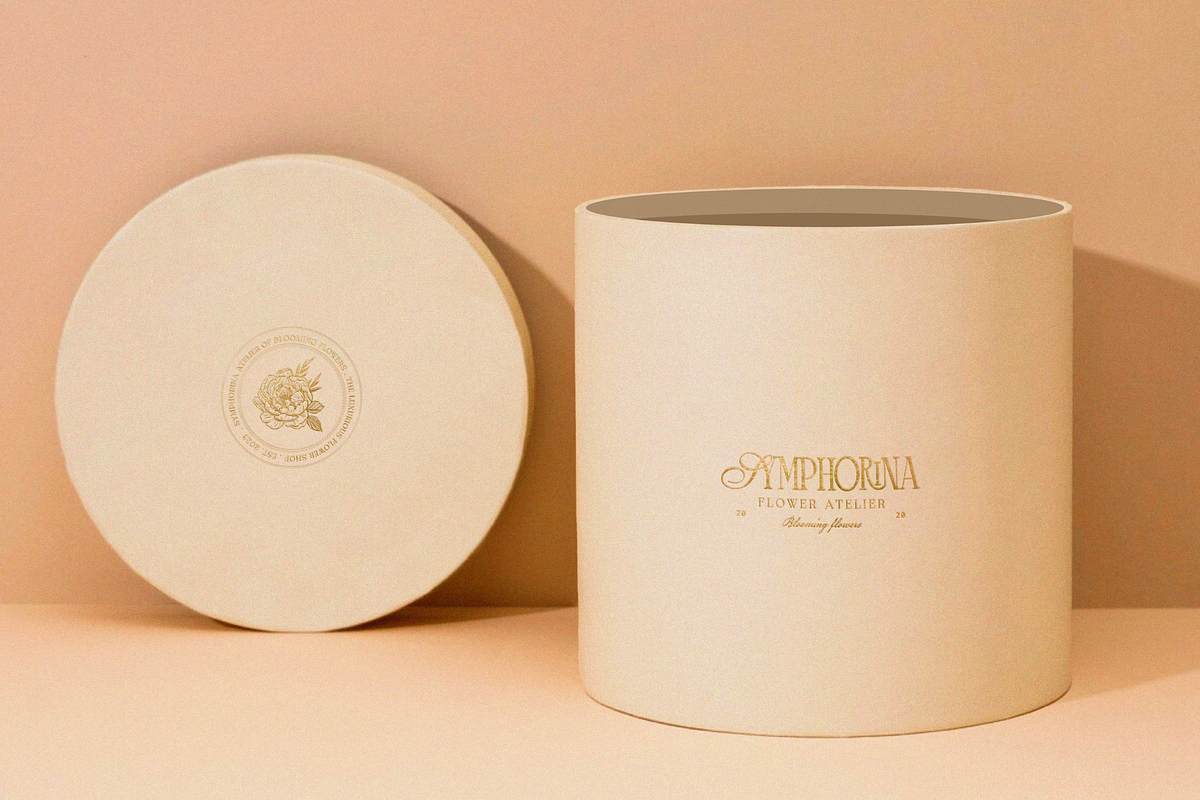 Minimalist Aesthetic Flower Box PSD, a Packaging Mockup by GALPRENEUR (Photo 1 of 3)