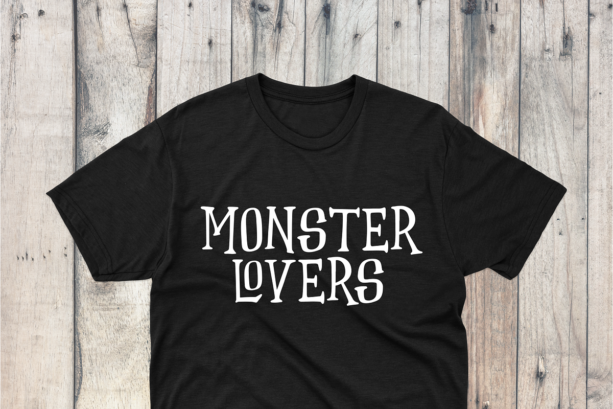 Lonewarc | Spooky Handwritten Font, a Serif Font by Forberas Club (Photo 4 of 8)