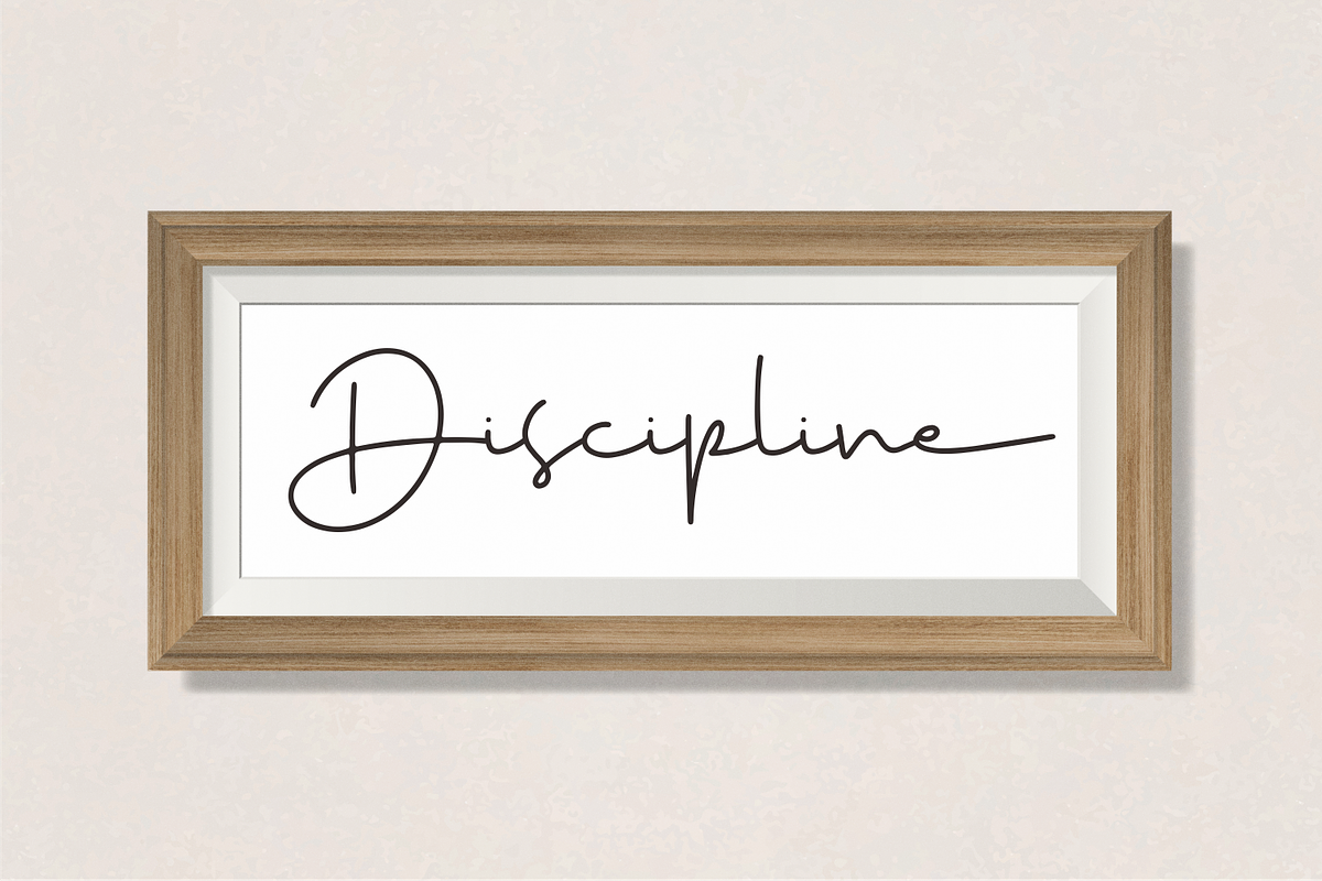 Signaturae, a Script Font by Forberas Club (Photo 4 of 8)