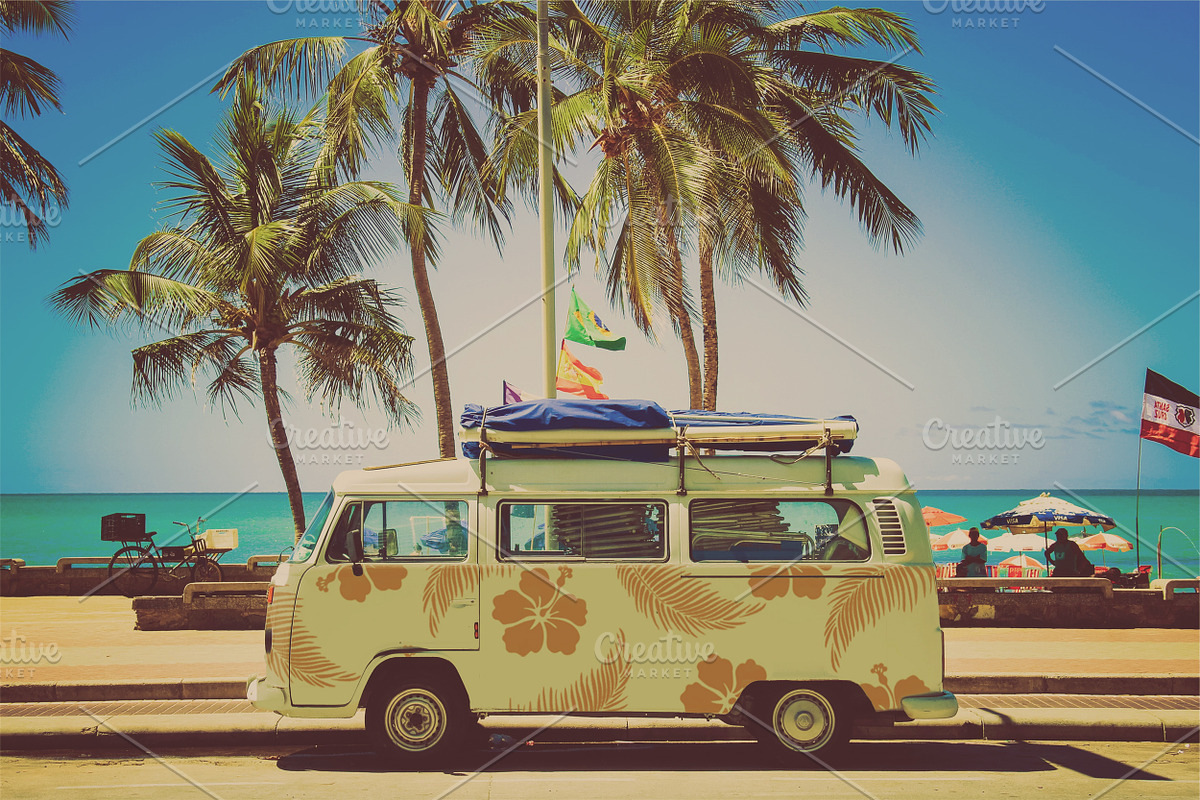 Summer Tropical Beach 70's, an Illustration by Hanazumi (Photo 11 of 14)