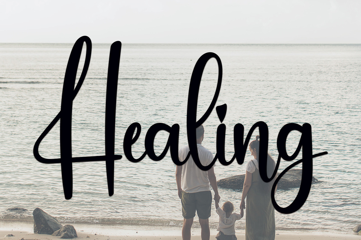 Monday, a Handwritten Font by InermediaSTUDIO (Photo 2 of 5)
