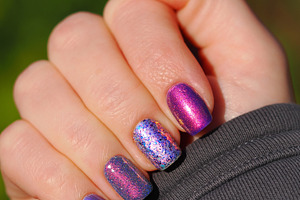 Purple skittle nails, manicure, a Photo by Fascinadora