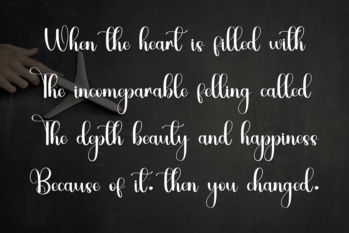 Burger, a Handwritten Font by InermediaSTUDIO (Photo 3 of 6)