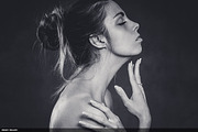 50 Monochromatic Presets for Ps - Lr, a Preset Add-On by ShinyPixel (Thumbnail 11 of 17)