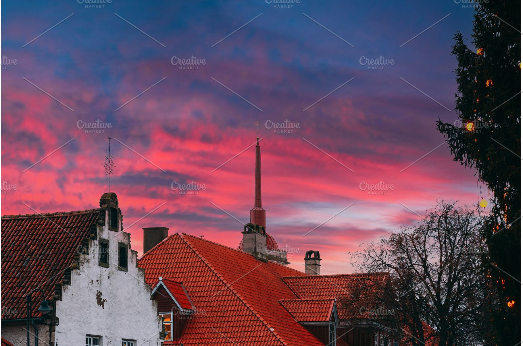 Historic buildings and St. Lawrence, an Architecture Photo by Our Amazing World