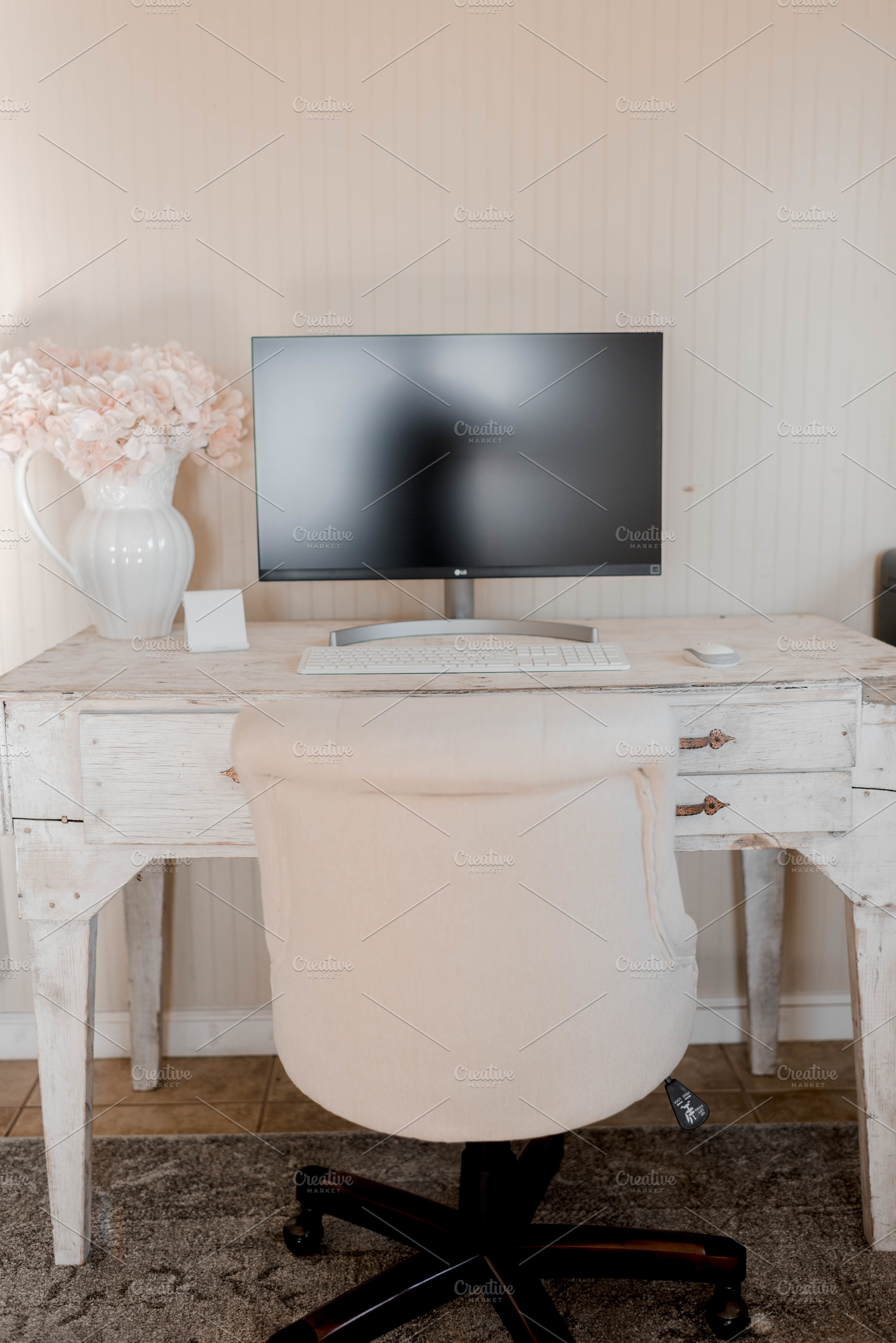 Farmhouse Office - White - Wood, a Background Photo by Hudson Farmhouse