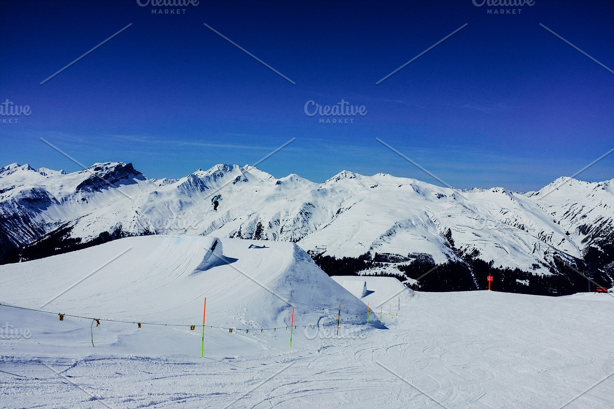 Snowboarding in Alps, Switzerland, a Sports & Recreation Photo by julia.karpacheva (Photo 1 of 2)