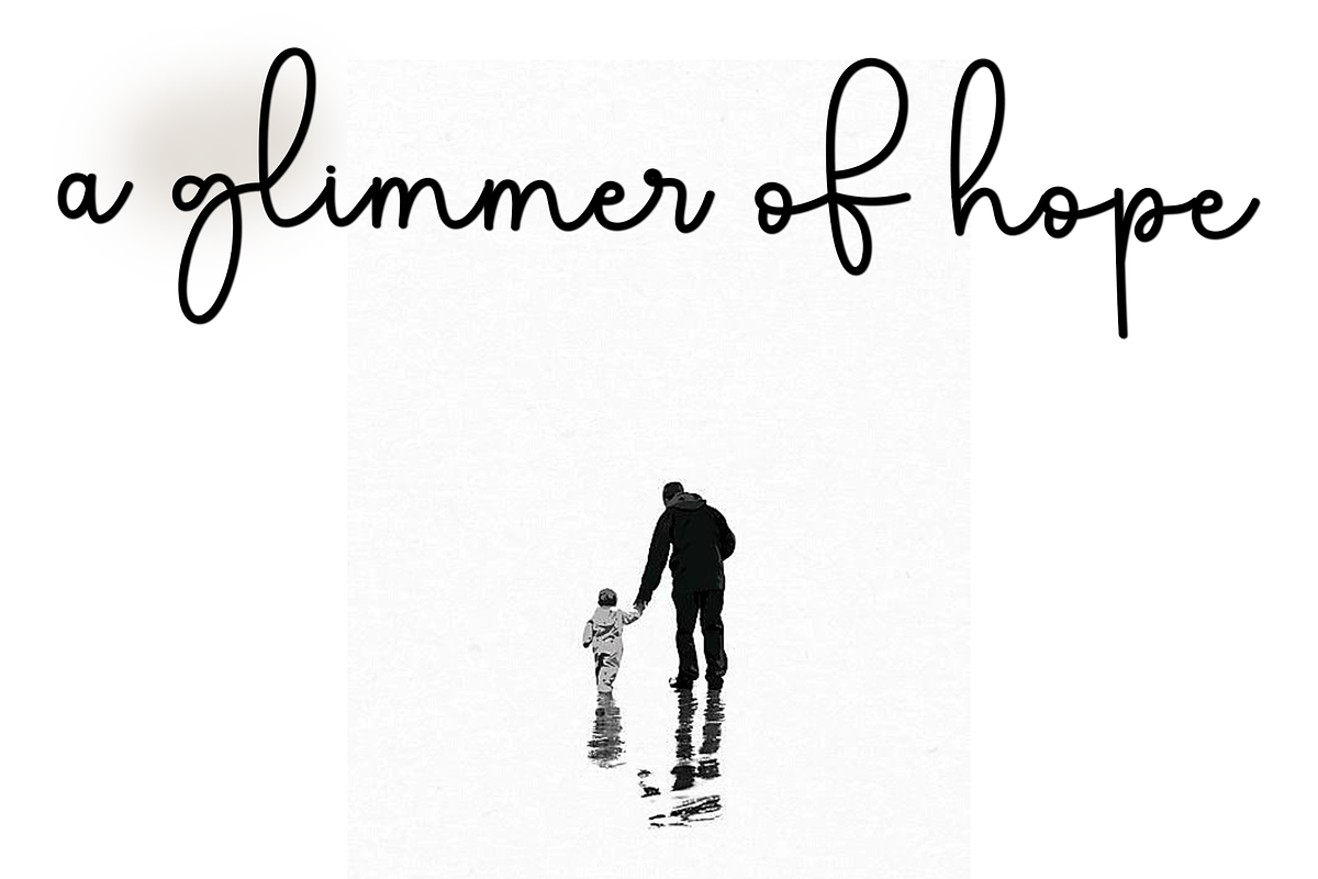 Slightly, a Handwritten Font by InermediaSTUDIO (Photo 3 of 8)