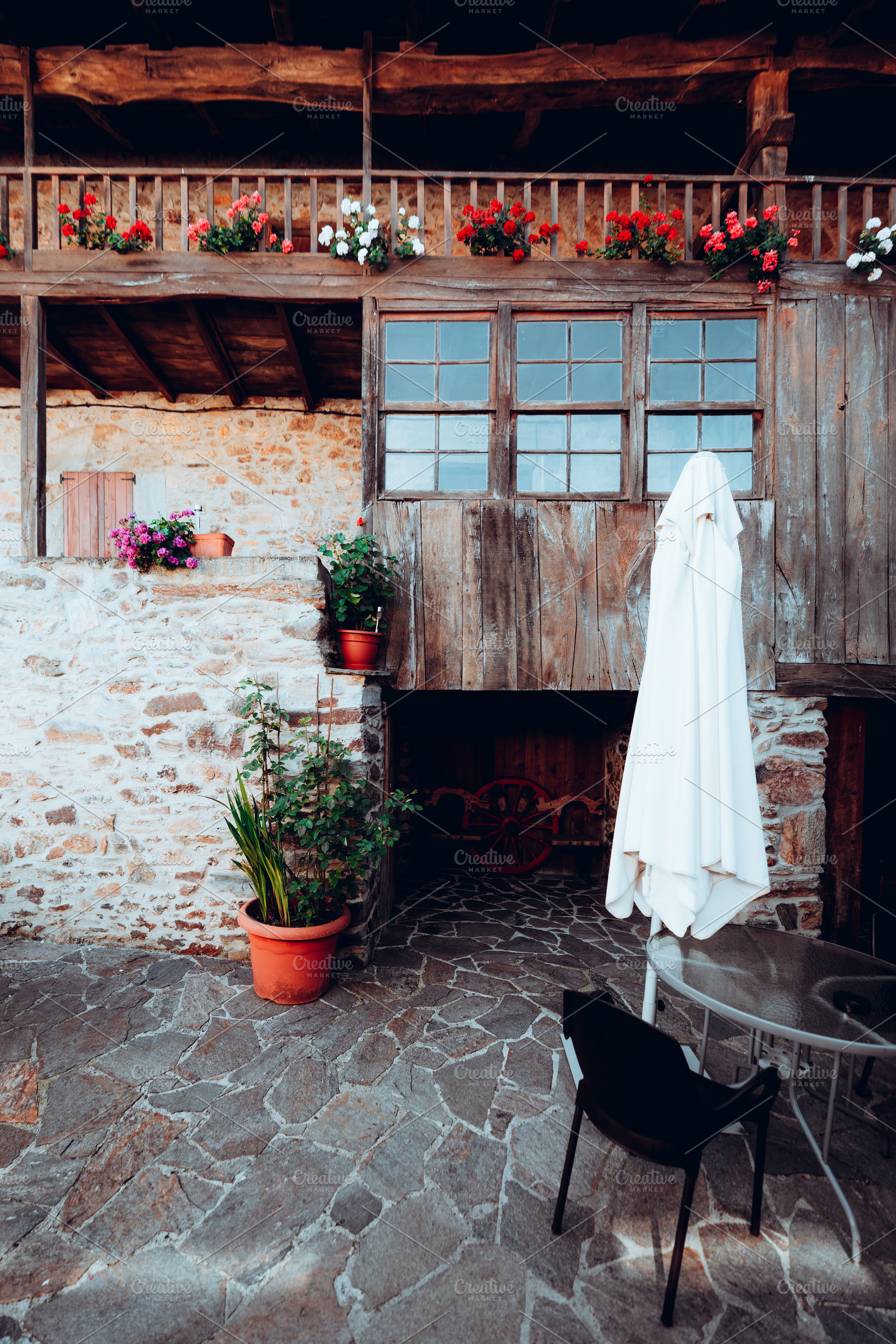 Rustic farmhouse courtyard patio, an Architecture Photo by SkyNext