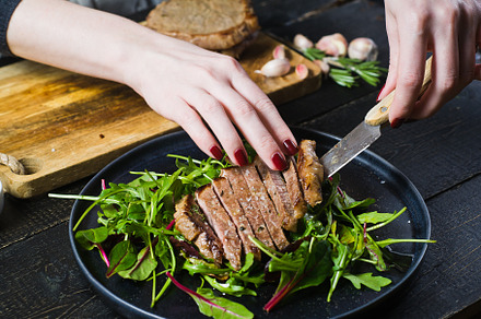 The chef's hands prepare a salad, a Food & Drink Photo by composter-box@mail.ru