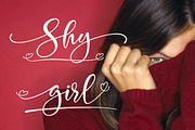 Spotlight, a Script Font by Byuly Ayika (Thumbnail 10 of 11)