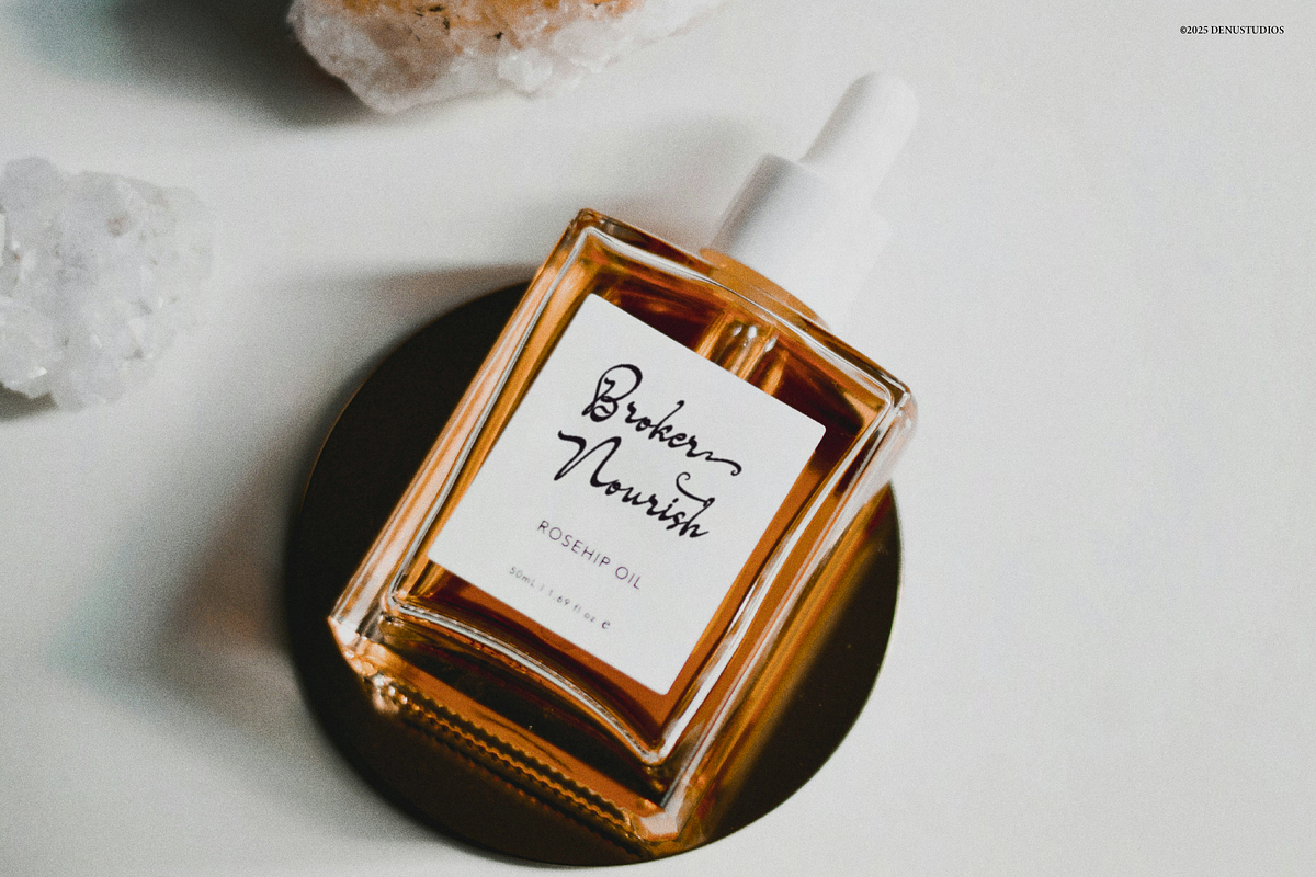 Feriska Monathy | Classic Signature, a Script Font by Denustudios (Photo 9 of 13)