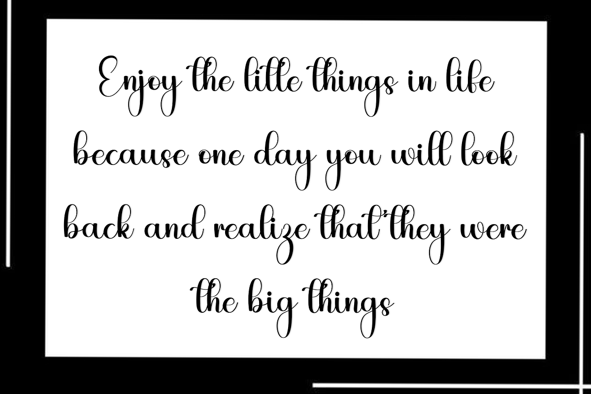 Sunday Holiday, a Handwritten Font by InermediaSTUDIO (Photo 3 of 8)