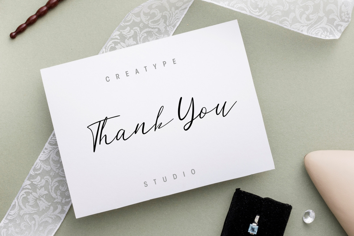 Halymoon Stylish Wedding Font preview 8