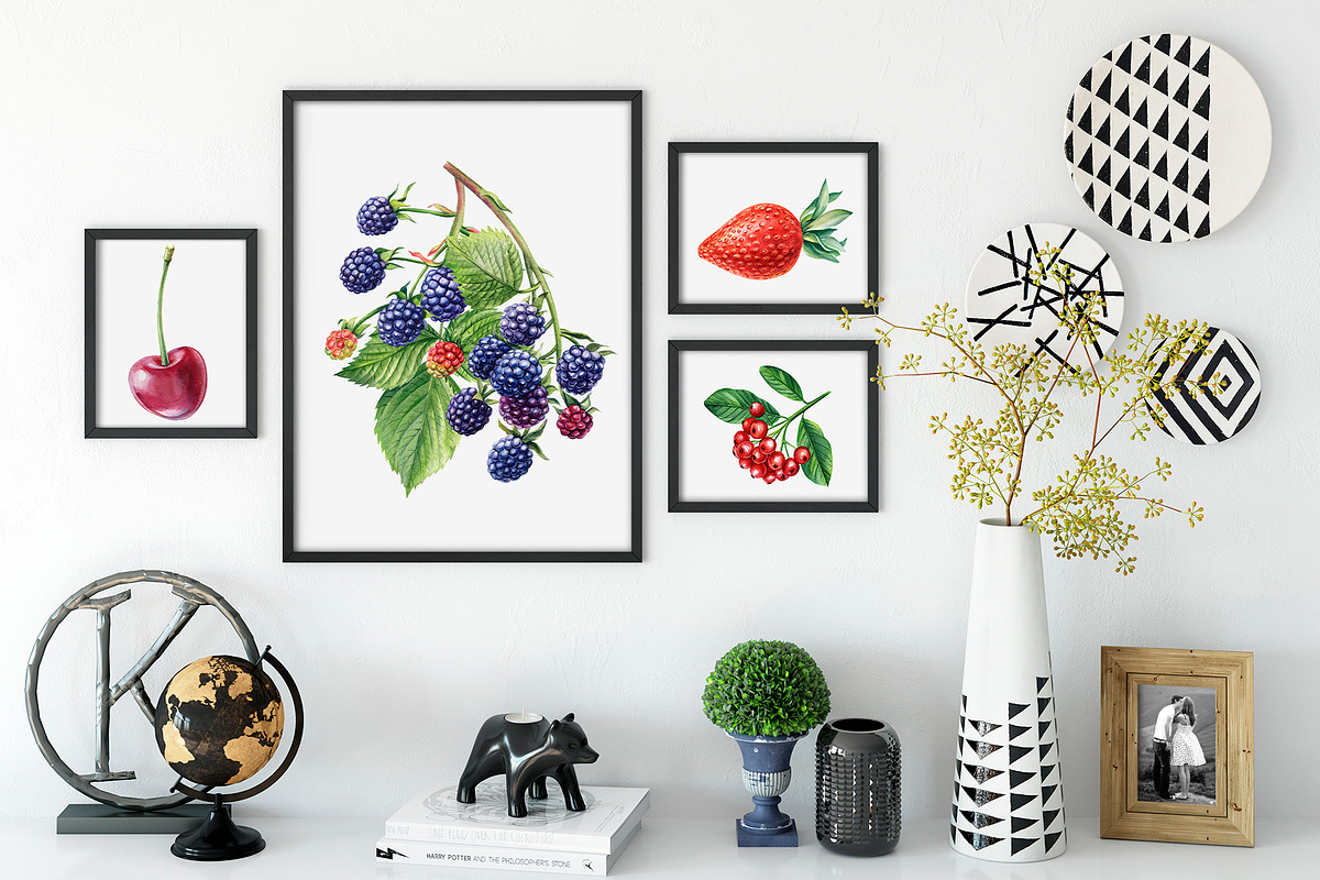 Watercolor Fresh Berries, a Decorative Illustration by Hanna Hryharenka (Photo 16 of 16)