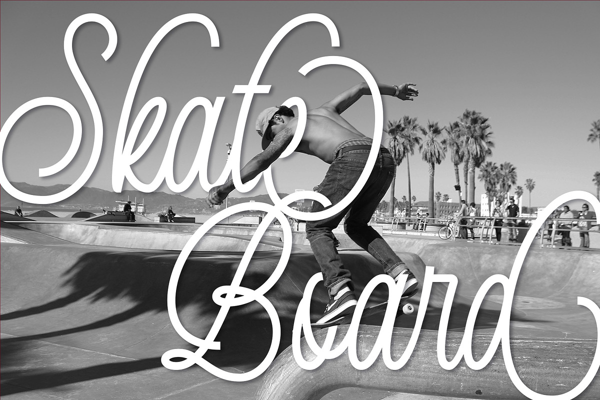 Queenline Script Font preview 2