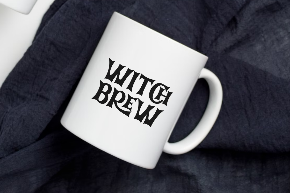 Witchlight Halloween - Display Font, a Handwritten Font by SaktiAvellin (Photo 6 of 8)