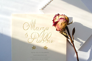 MARGO Calligraphic Font