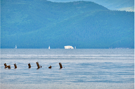 Sailing yachts in the Chivyrkuy Bay