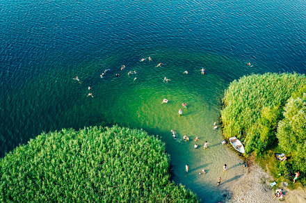 Summer holiday at the green lake.