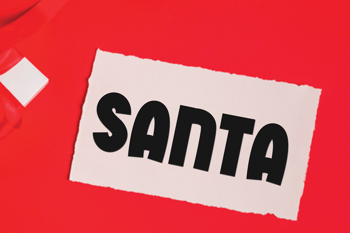 Sweet Shirt, a Script Font by InermediaSTUDIO (Photo 2 of 8)