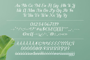 Ayulia Molga Handwritten Font