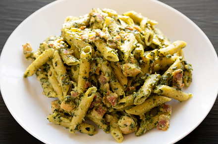 Homemade One-Pot Chicken Spinach Bacon Alfredo Pasta on a plate, a Food & Drink Photo by LiudmylaChuhunova
