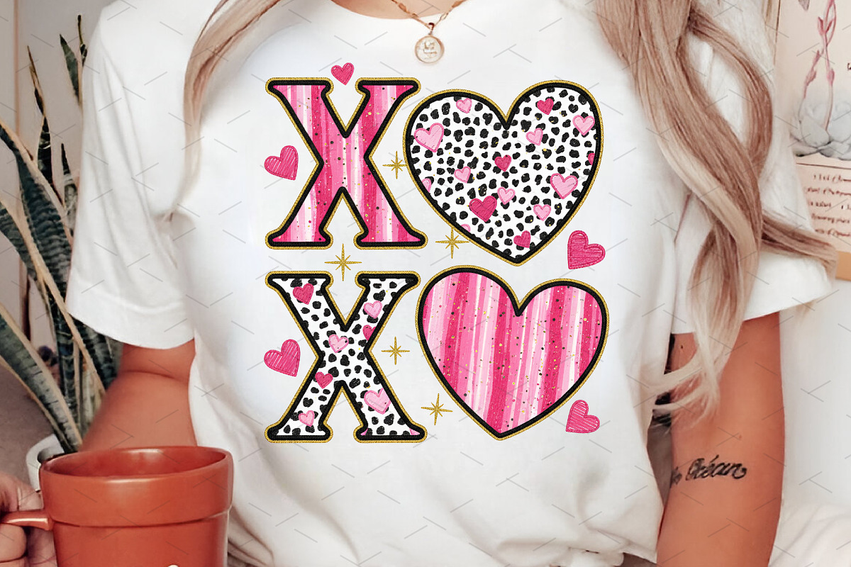 XOXO Valentine Day Heart Brushstroke, an Illustration by Libby Wishes (Photo 2 of 8)