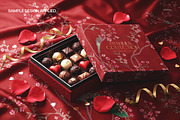 Praline Box on Velvet Fabric Mockup, a Packaging Mockup by creatsy5 (Thumbnail 4 of 5)