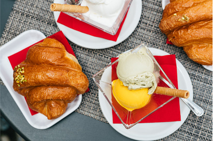 Croissant with pistachio and mango