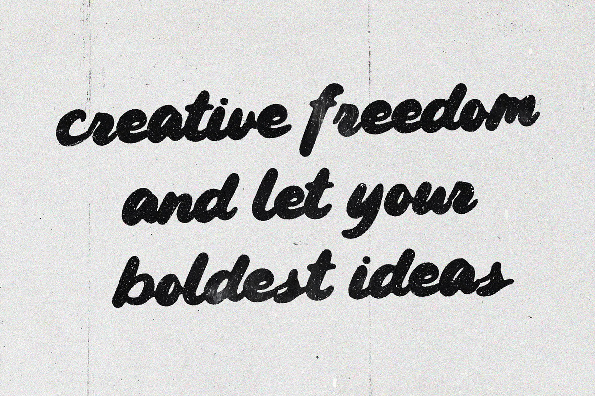 Jhouline Bold Script Font, a Handwritten Font by Tyedge Studio (Photo 3 of 7)