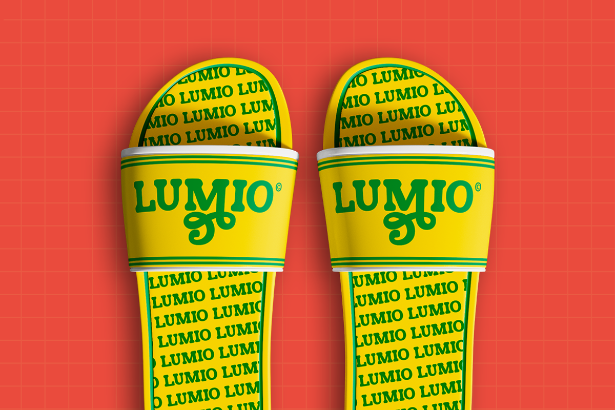 Mirlona Playful Retro Display Font, a Serif Font by Rasio Studio (Photo 8 of 9)