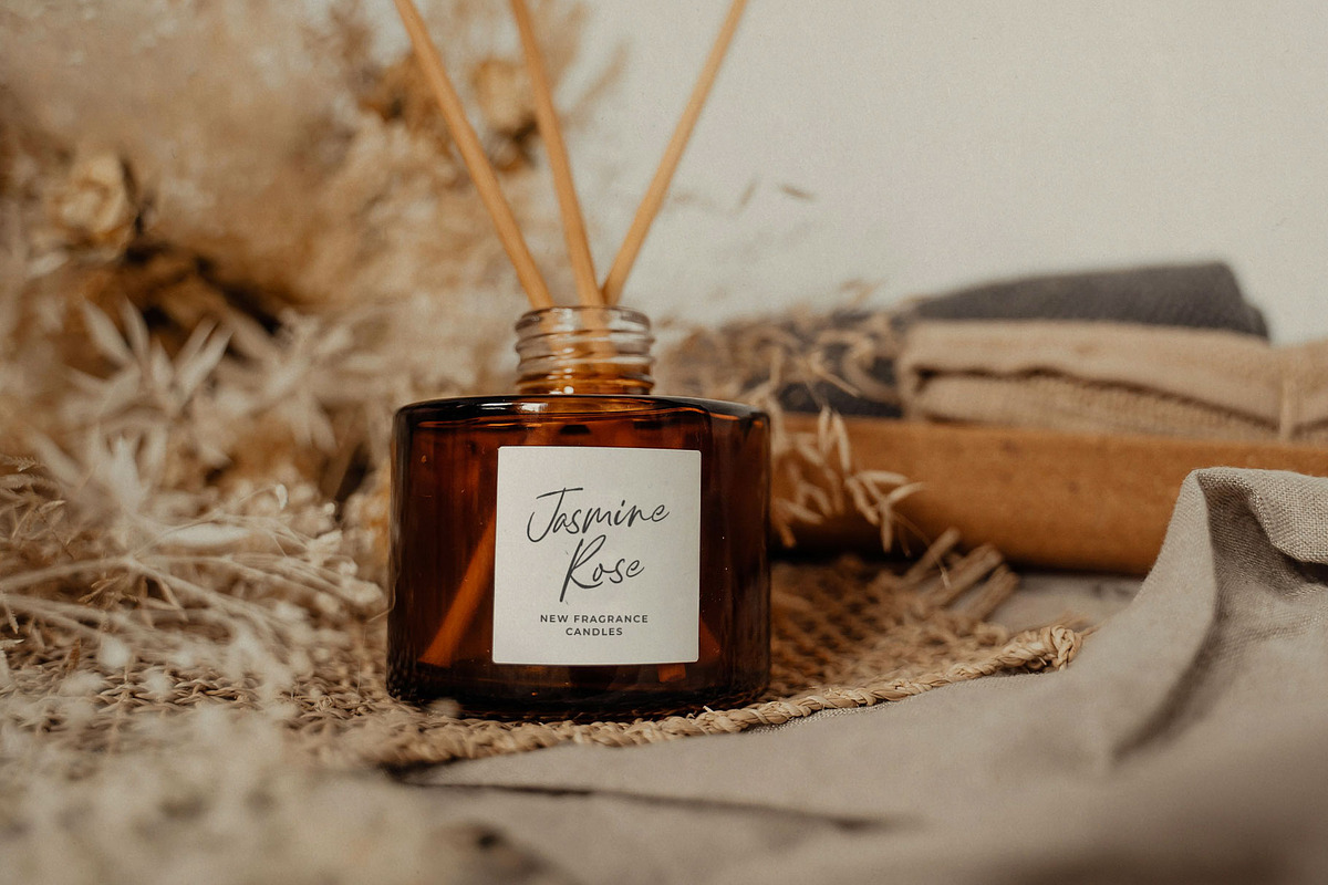 Blestiya Handwritten Script Font, a Handwritten Font by RantautypeStudio (Photo 2 of 17)