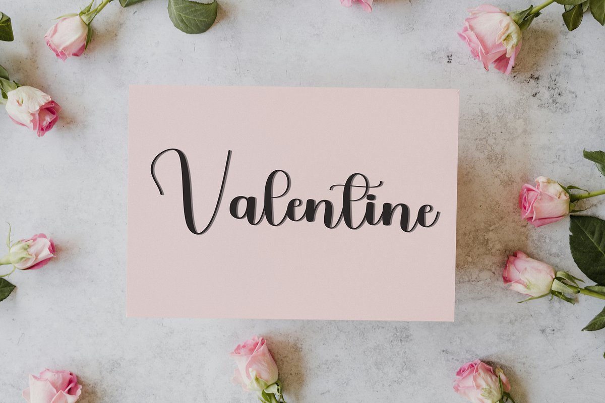Winter Nighty, a Handwritten Font by InermediaSTUDIO (Photo 6 of 8)