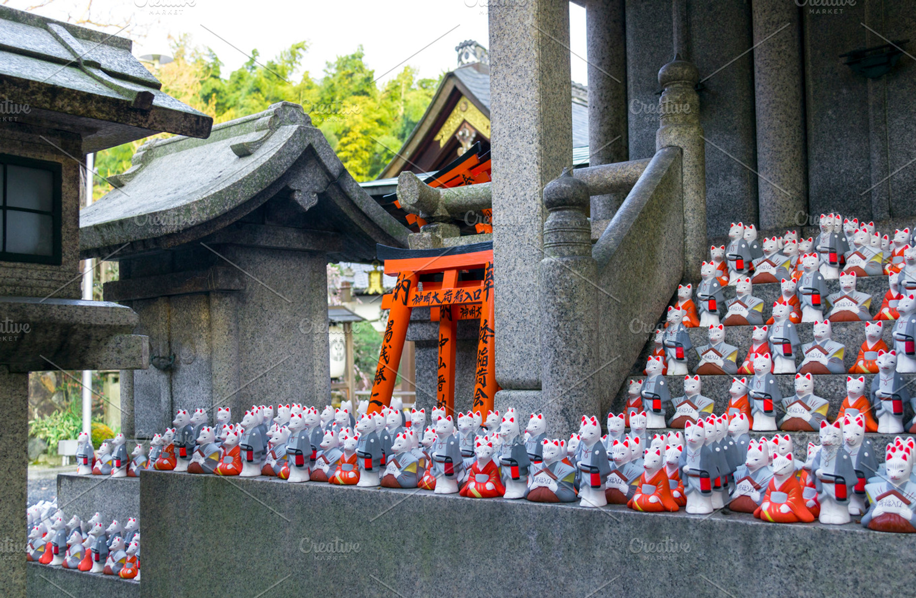 Fox statues at shrine, an Architecture Photo by BOOCYS