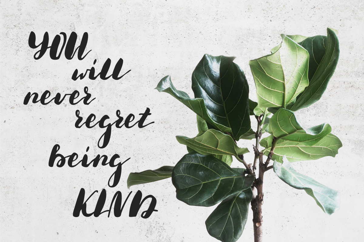 Luuna. Emotional Brush Font preview 3