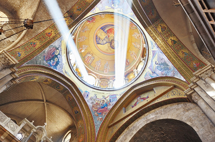 On the ceiling image of Christ the Savior, a Photo by kavram