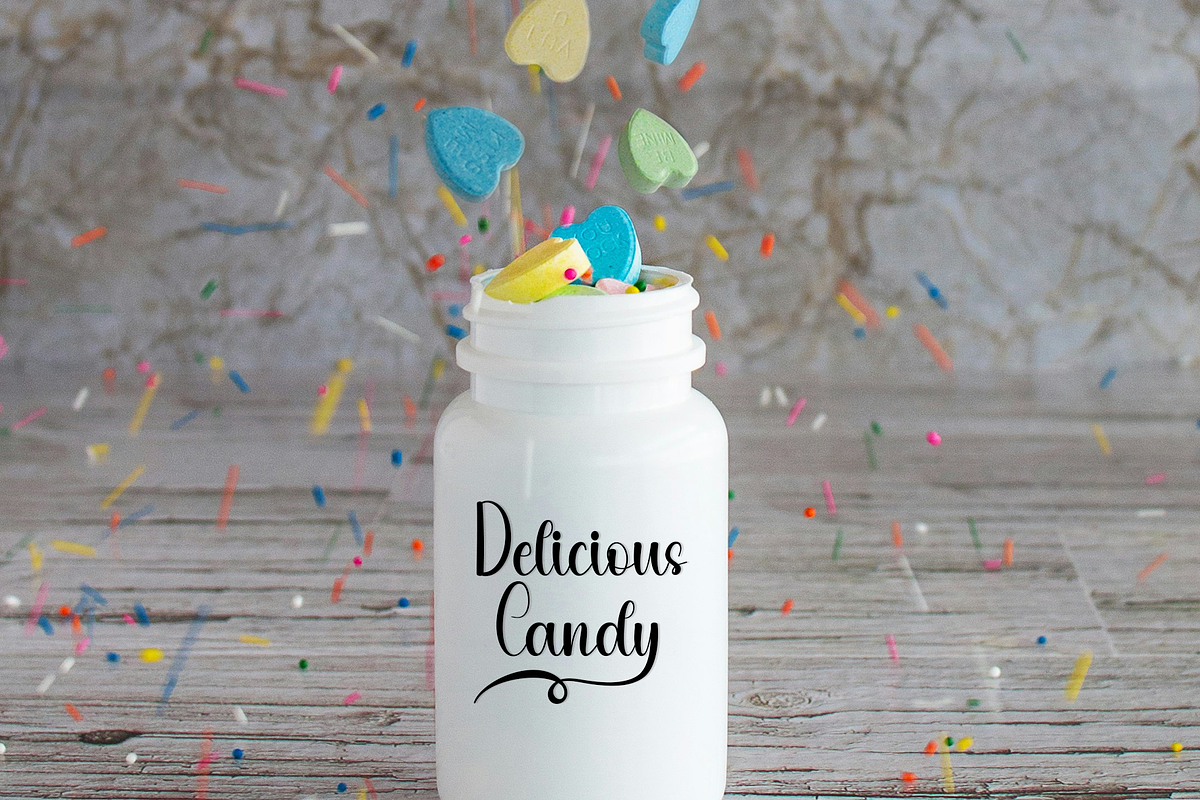 Strawberry Cupcake, a Handwritten Font by InermediaSTUDIO (Photo 7 of 8)