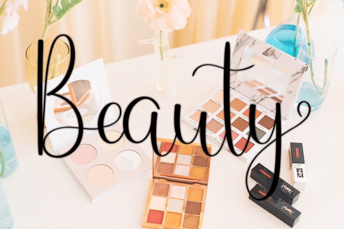 Lovely, a Handwritten Font by InermediaSTUDIO (Photo 3 of 7)