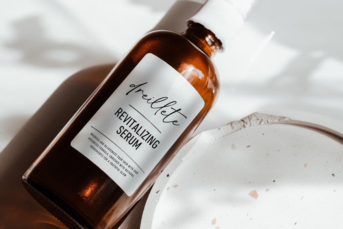 Hamiston - Signature Font, a Script Font by Sronstudio (Photo 3 of 19)