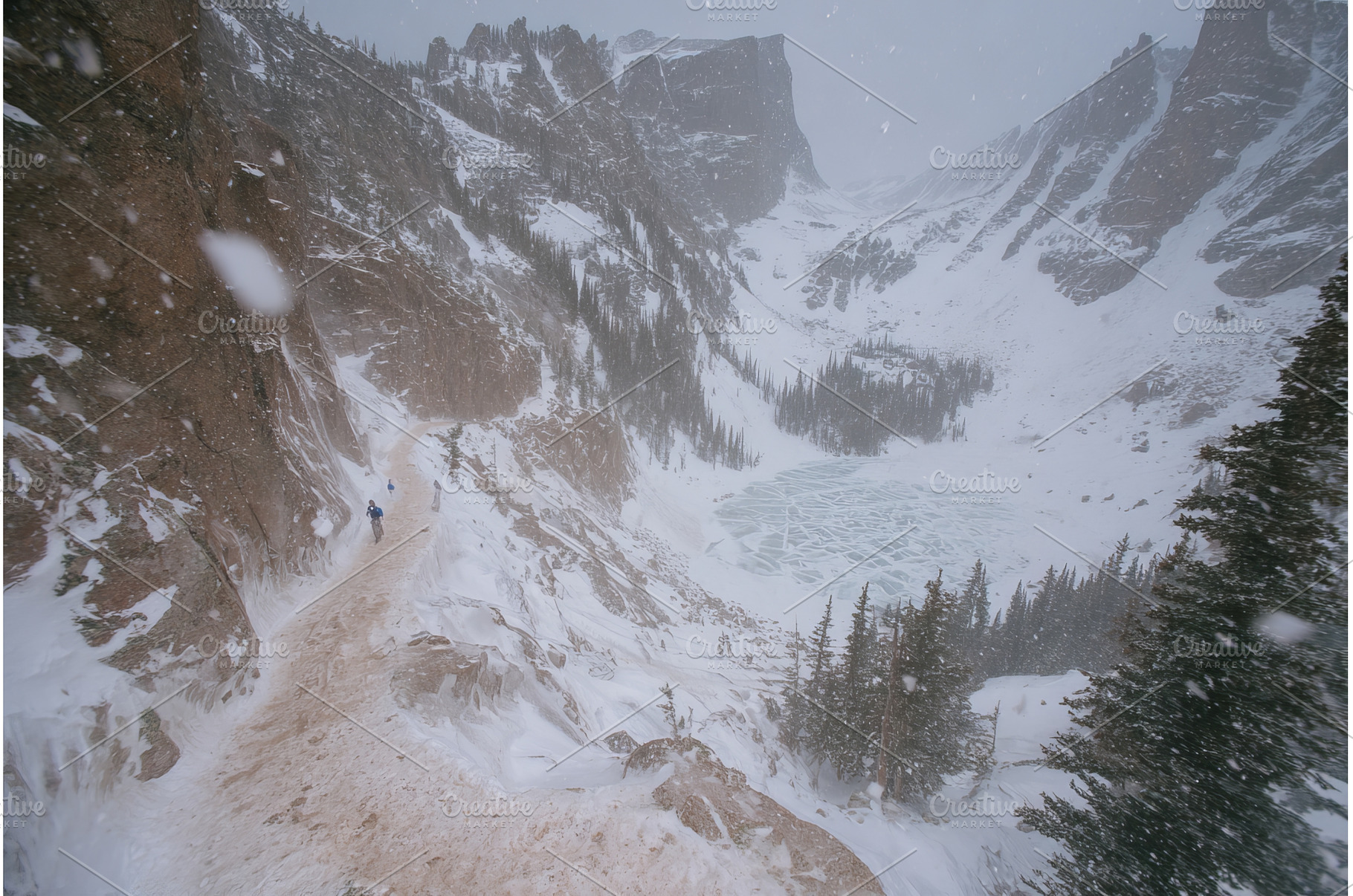 A winter hiker in the snowy, a Nature Photo by ZinetroN