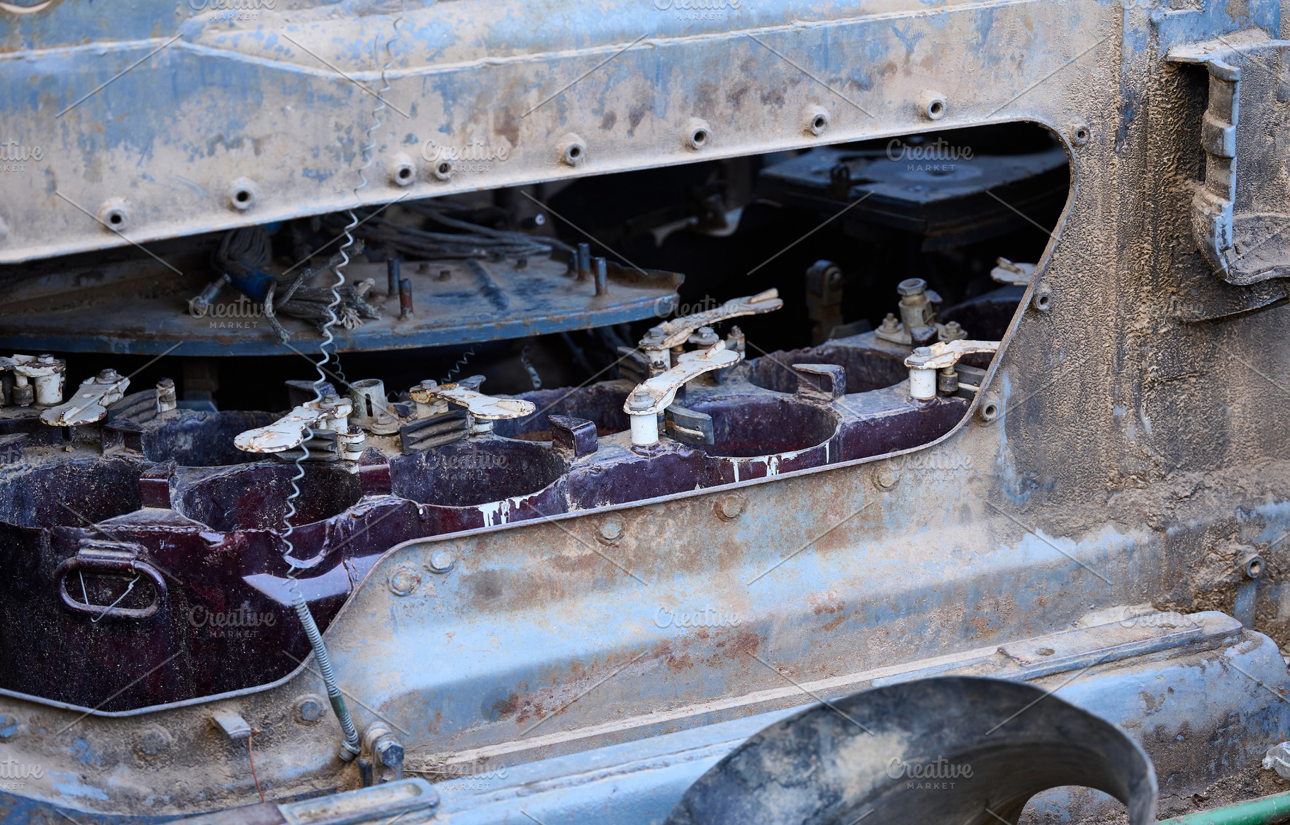 A close-up of the autoloader carousel and internal mechanisms of, a Transportation Photo by ndanko