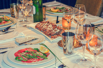 Intimate Dinnerparty preview 5