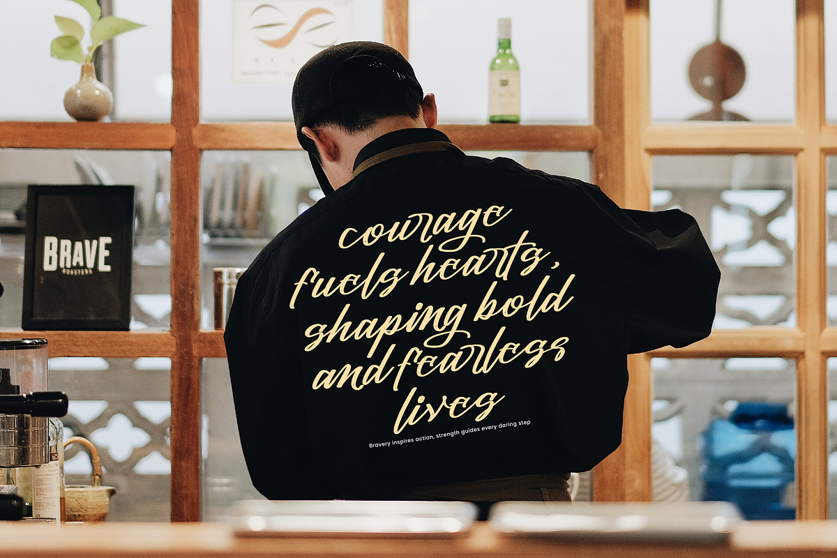 Royales Marketz, a Script Font by operatype.co (Photo 3 of 15)