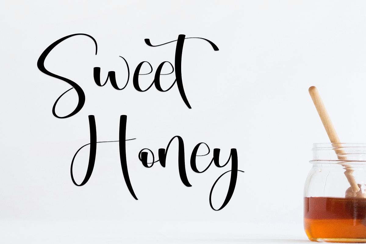 Wintersanta, a Handwritten Font by InermediaSTUDIO (Photo 6 of 8)